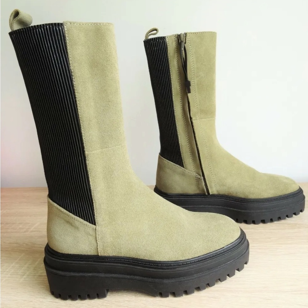 #Cybermondaysale ZARA KHAKI GREEN FLAT SPLIT SUEDE ANKLE BOOTS WITH TRACK SOLE